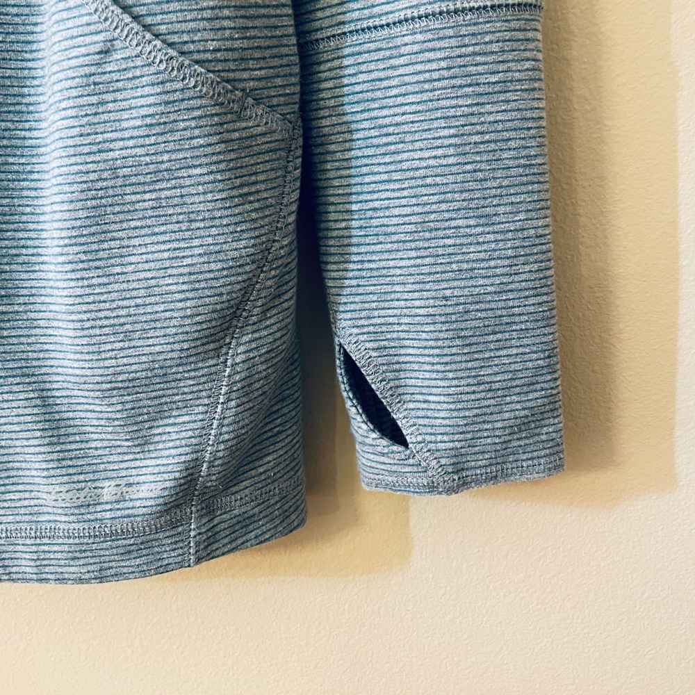 Women’s Eddie Bauer Snap Up Gray and Blue Jacket Size Small EUC - Picture 5 of 13